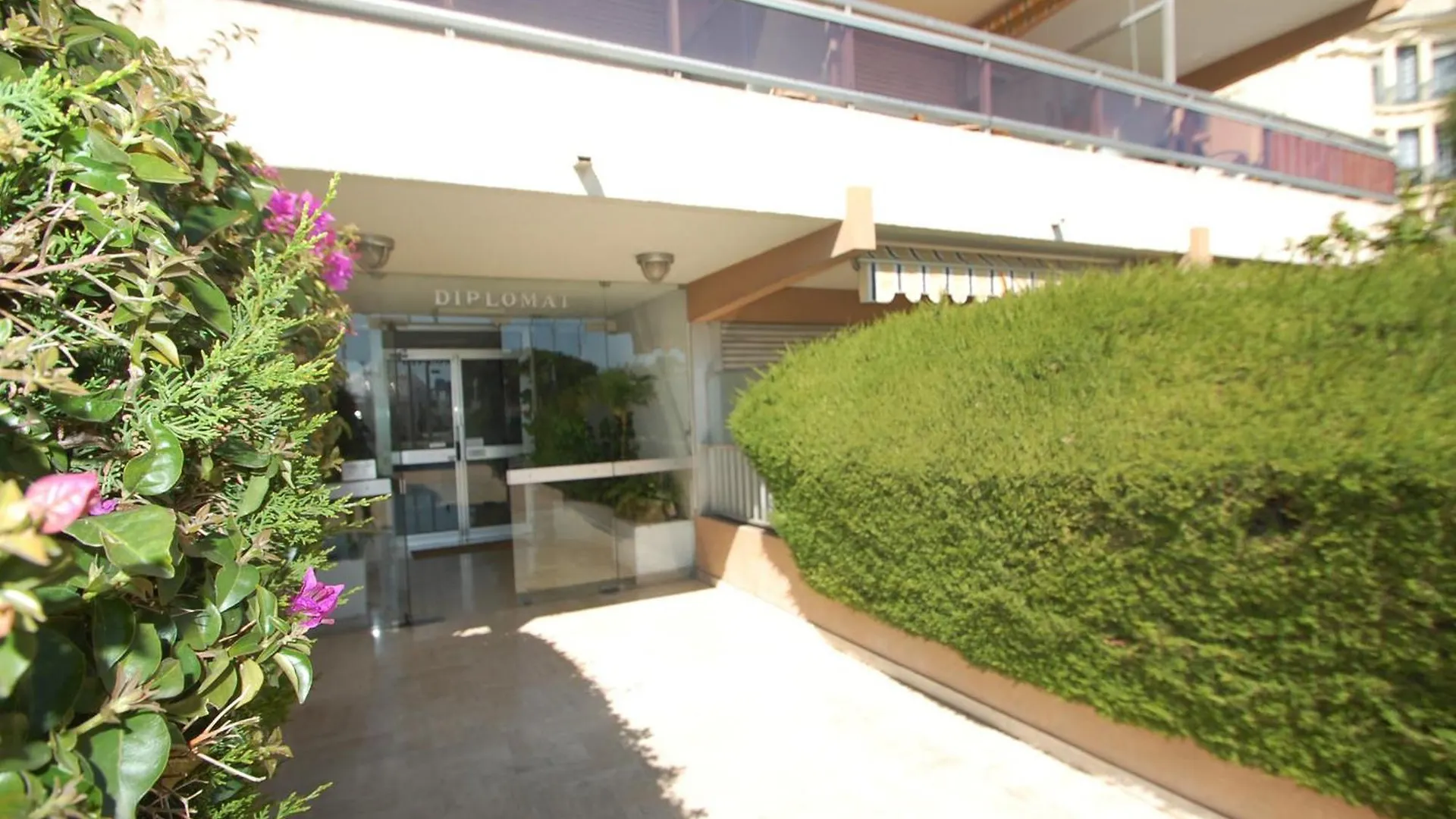 Apartment Studio Climatise Renove, Proche Mer Et Commerces, Avec Ascenseur Et Bus A Proximite - Fr-1-196-341 Menton